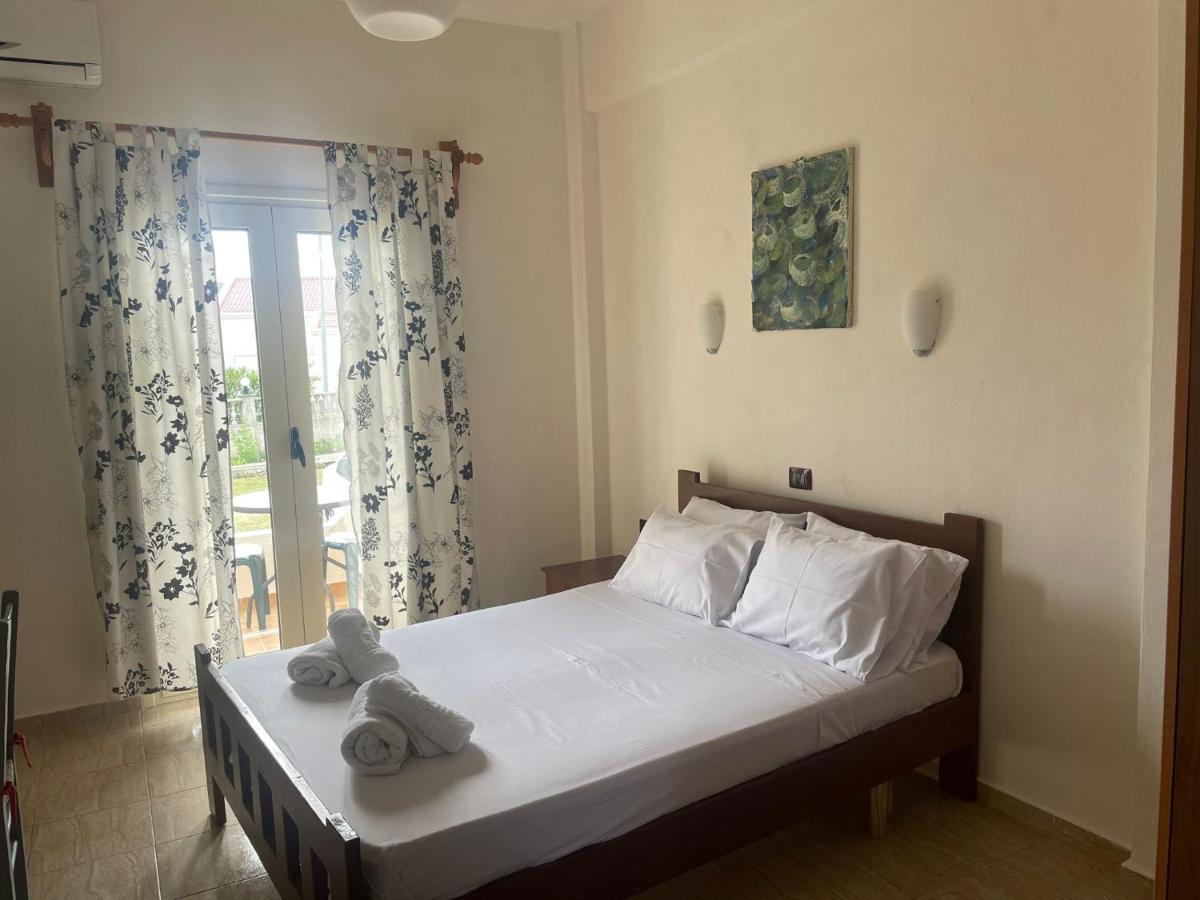 Hotel Vila Andi Zverneci エクステリア 写真