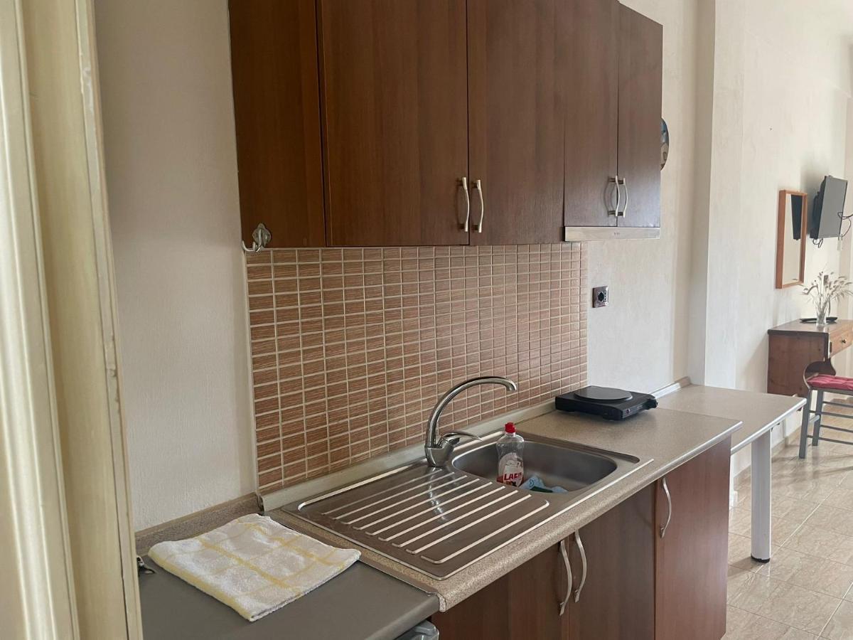 Hotel Vila Andi Zverneci エクステリア 写真