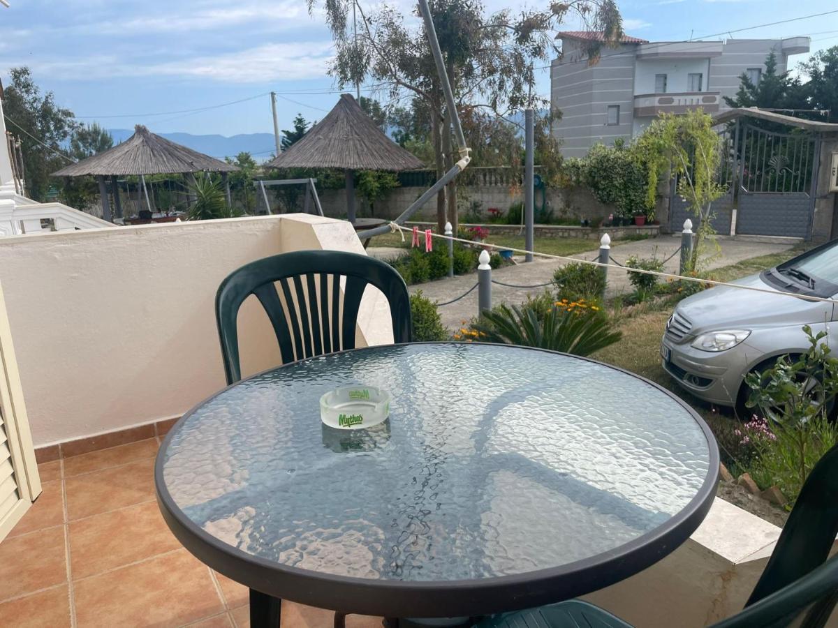 Hotel Vila Andi Zverneci エクステリア 写真