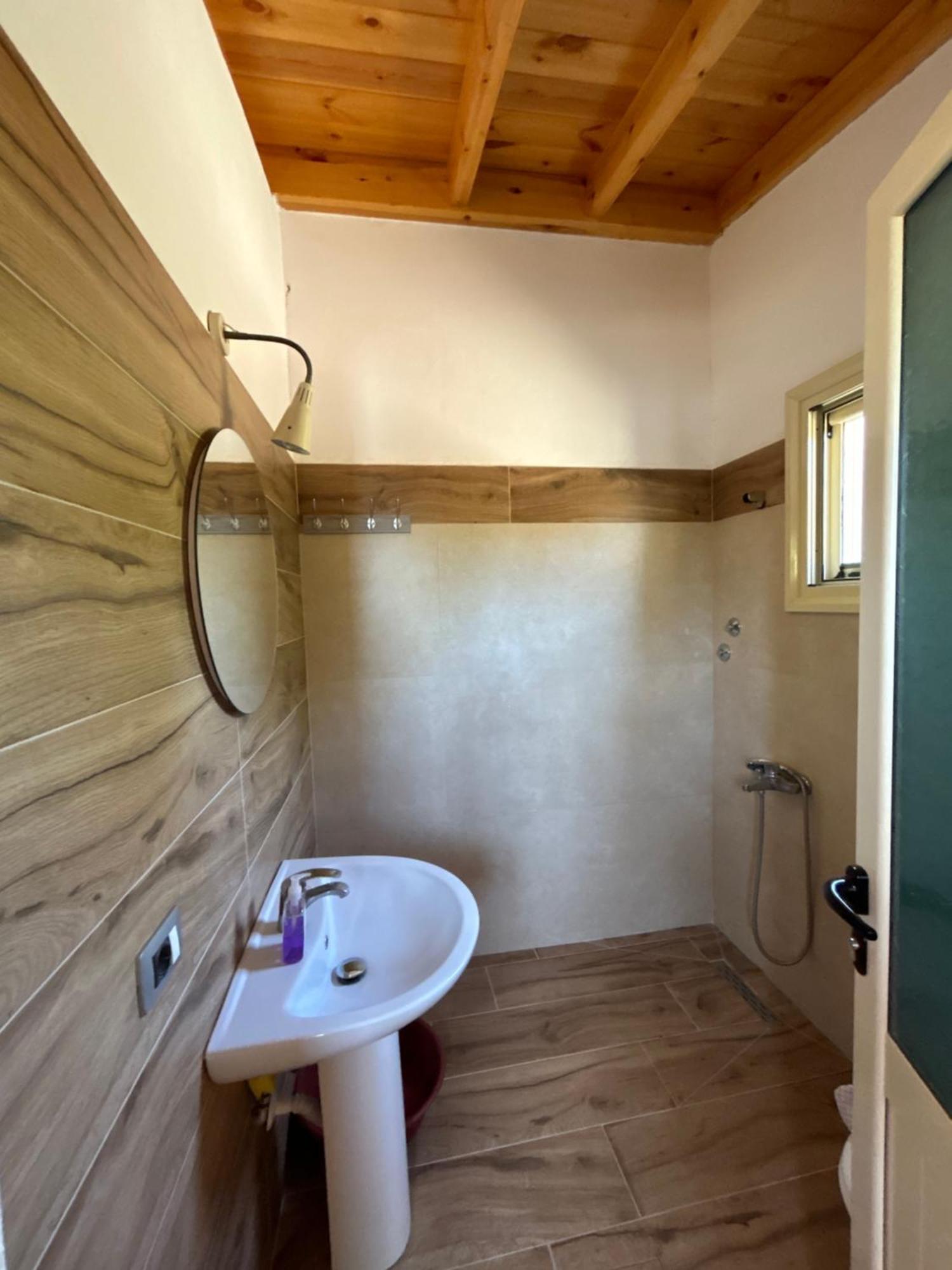 Hotel Vila Andi Zverneci エクステリア 写真