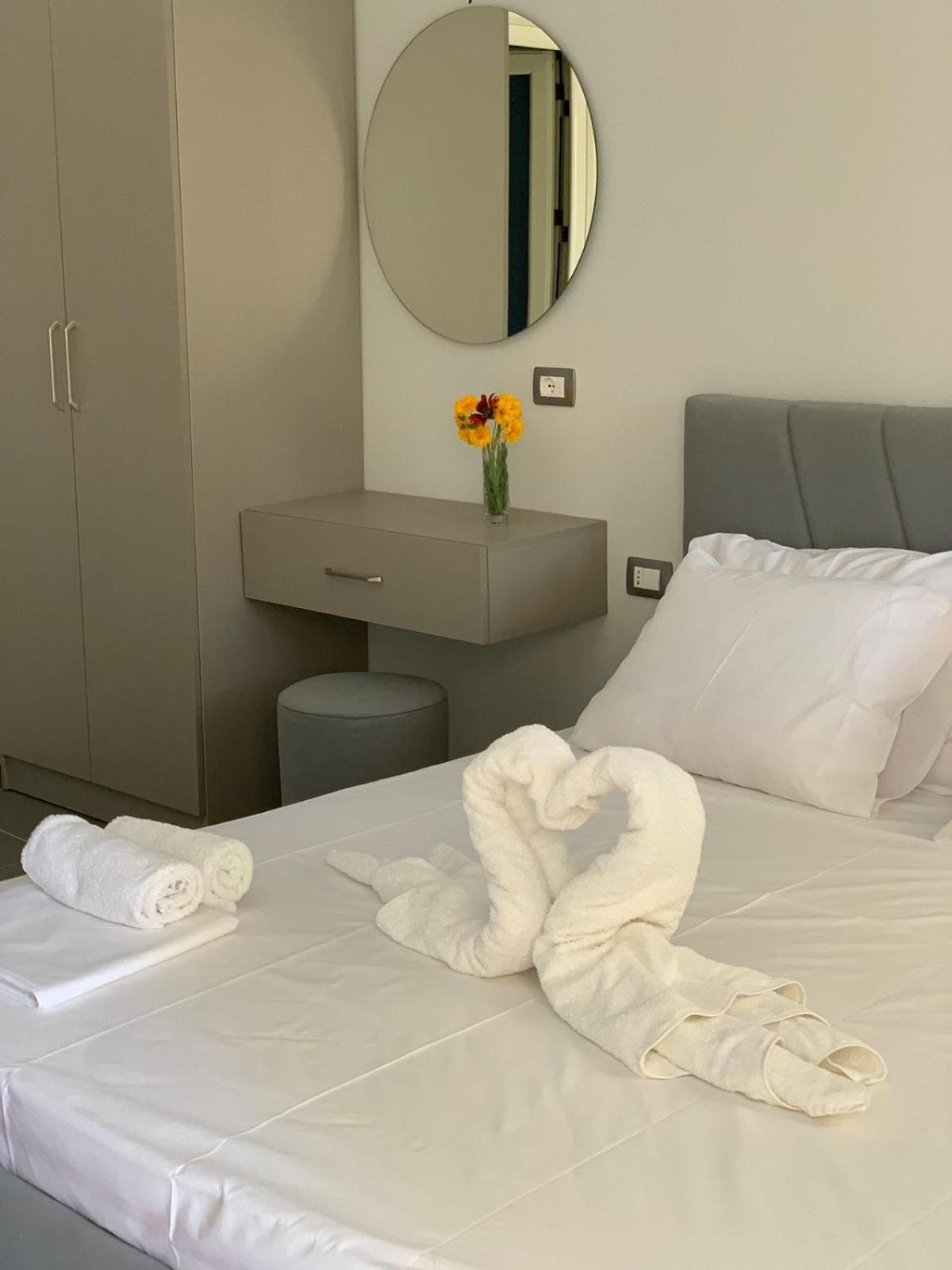 Hotel Vila Andi Zverneci エクステリア 写真